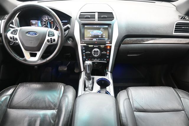 Used 2014 Silver Ford Limited image 24
