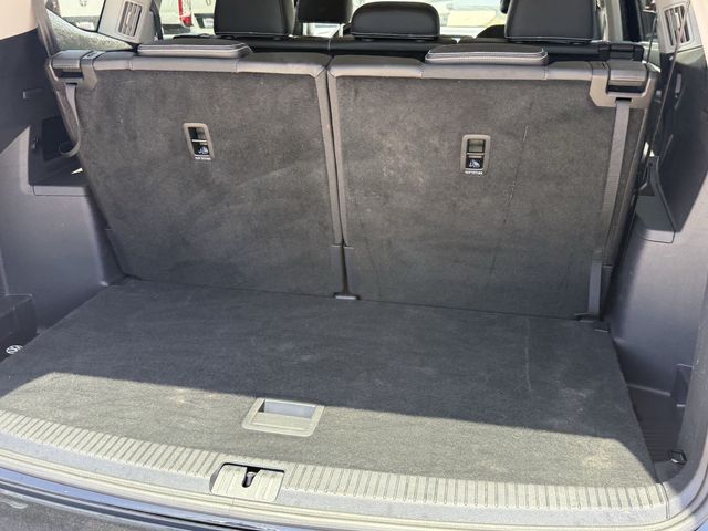 2025 Volkswagen Atlas 2.0T SE w/Technology Black at Gullo Toyota