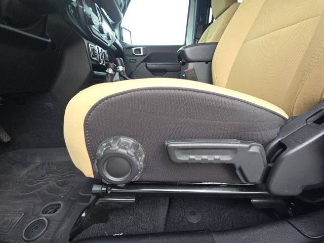 2023 Jeep Gladiator Sport S:46141A