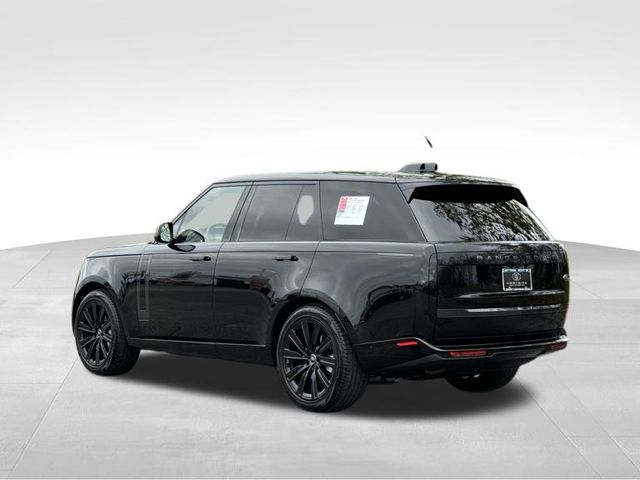 2023 Land Rover Range Rover SE 3