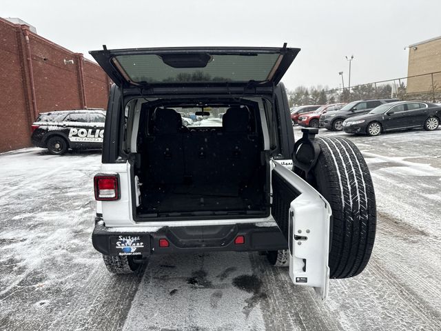 Used 2021 White Jeep Unlimited Sahara image 21