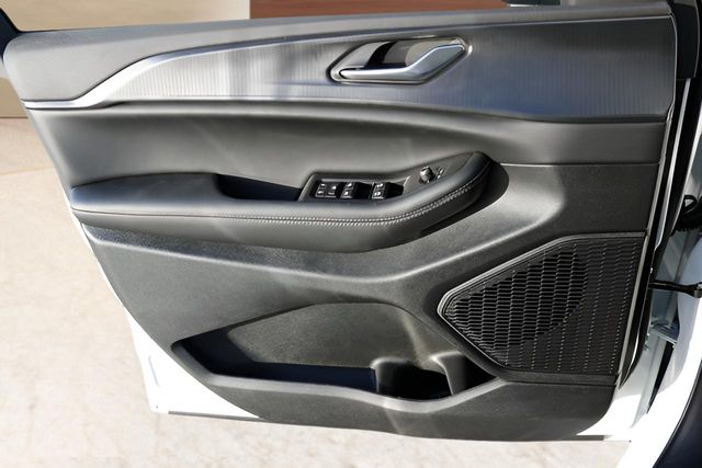 New Car 2025 Jeep Grand Cherokee L  Laredo For Sale Under $35,000 In Austin, Texas