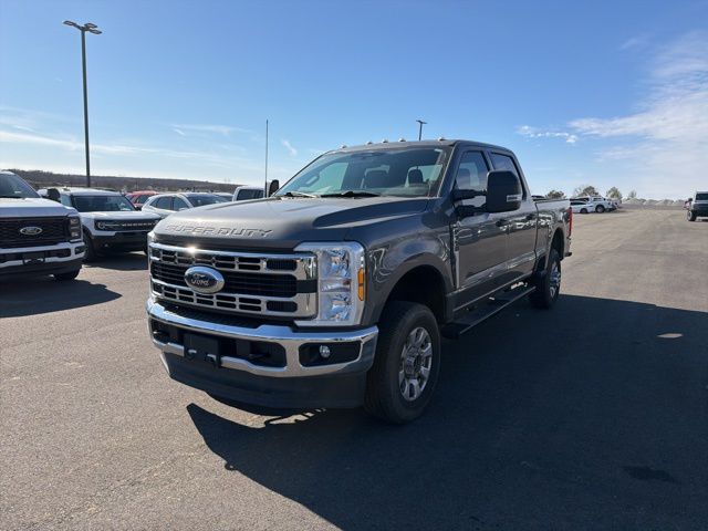 2024 Ford F-350 Super Duty XLT Crew Cab 4WD
