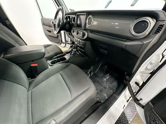2022 Jeep Wrangler Unlimited Sahara White/off-white at Klick Lewis Buick Chevrolet
