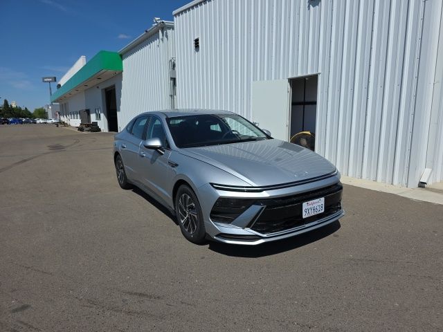 Aero Silver 2026 Hyundai Sonata Hybrid Blue FWD Sedan Front-Wheel Drive 6-Speed Automatic