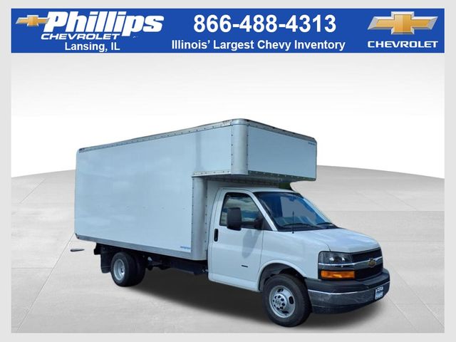 Summit White 2025 Chevrolet Express Chassis 3500 Cutaway 139 Van Rear-Wheel Drive 8-Speed Automatic