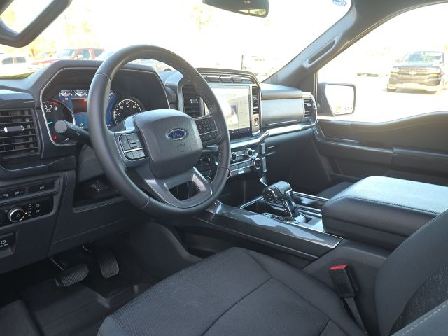 2023 Ford F-150 XLT:B02124