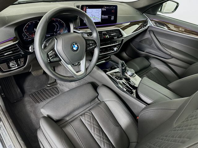 2022 BMW 5 Series 530i xDrive 9