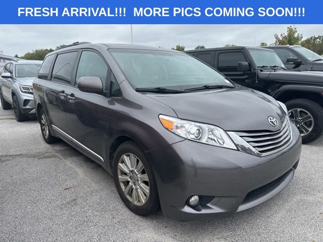 2015 Toyota Sienna  2