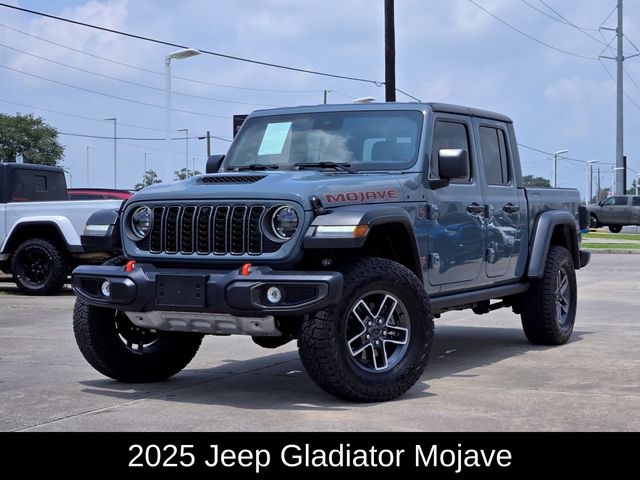 Anvil Clearcoat 2025 Jeep Gladiator Pickup Truck Four-Wheel Drive 8-Speed Automatic