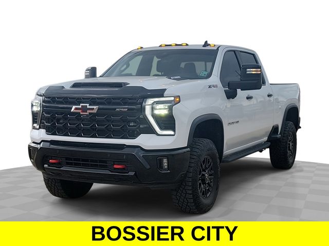 Summit White 2025 Chevrolet Silverado 2500HD ZR2 Crew Cab 4WD Pickup Truck Four-Wheel Drive Automatic