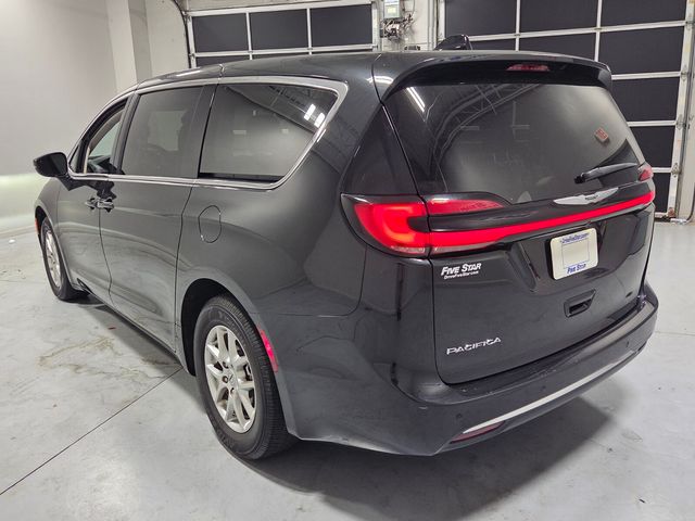 Used 2023 Chrysler Pacifica Van