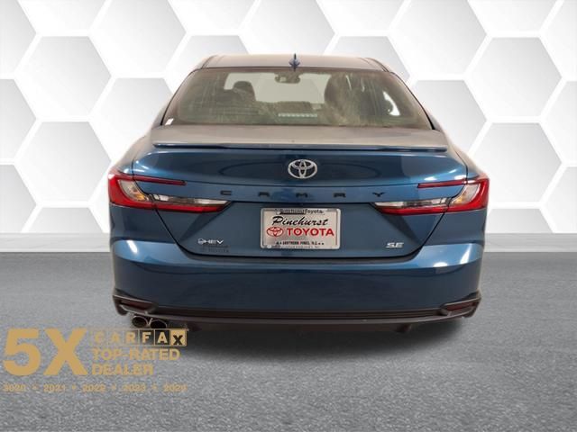 2025 Toyota Camry SE photo