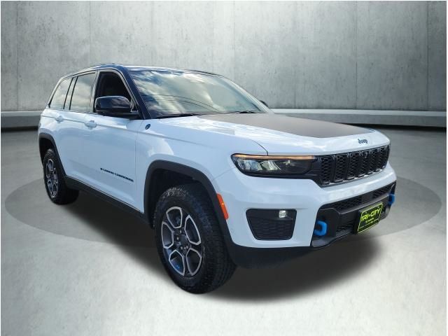Used 2024 Jeep Grand Cherokee SUV