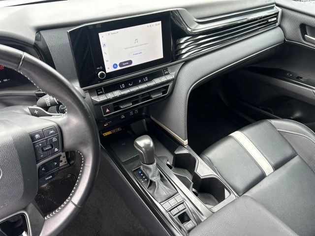 2025 Toyota Camry SE - Photo 33