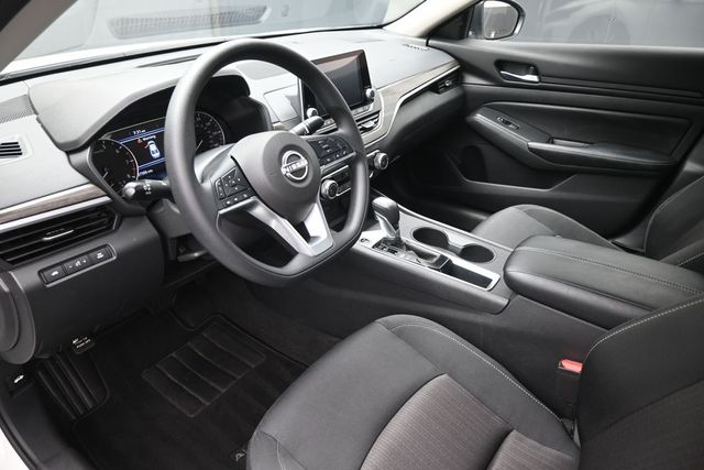 Used 2025 Nissan Altima Sedan