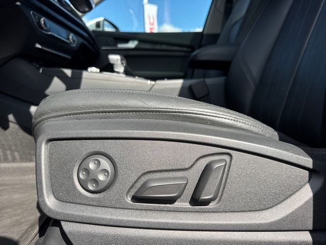 Used 2018 White Audi 2.0T image 12