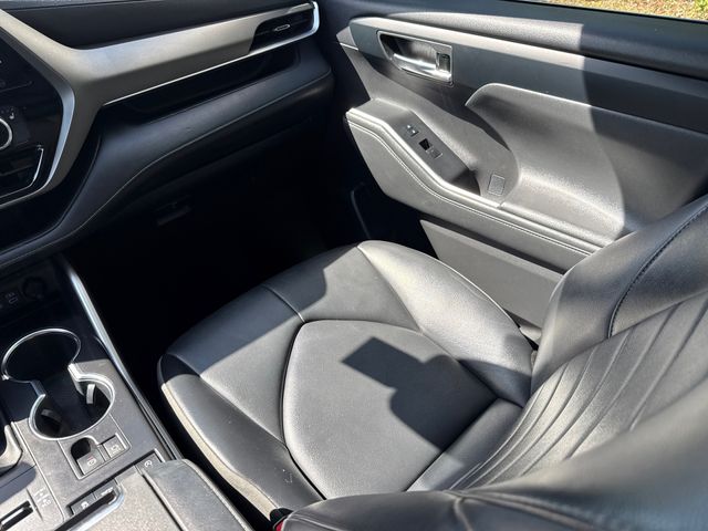 Used 2022 Toyota Highlander SUV