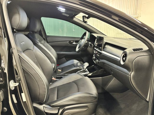 Used 2024 Aurora Black Kia GT-Line image 22
