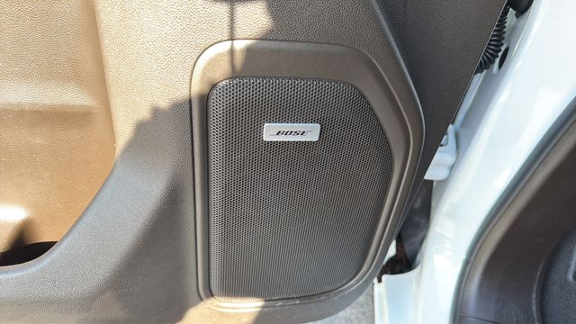 Used 2022 White GMC Denali image 37