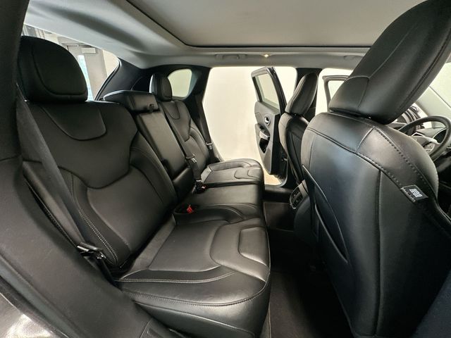 2022 Jeep Cherokee Limited Gray at South Hills Kia