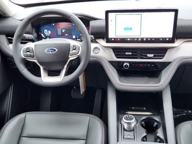 2025 Ford Explorer Active photo