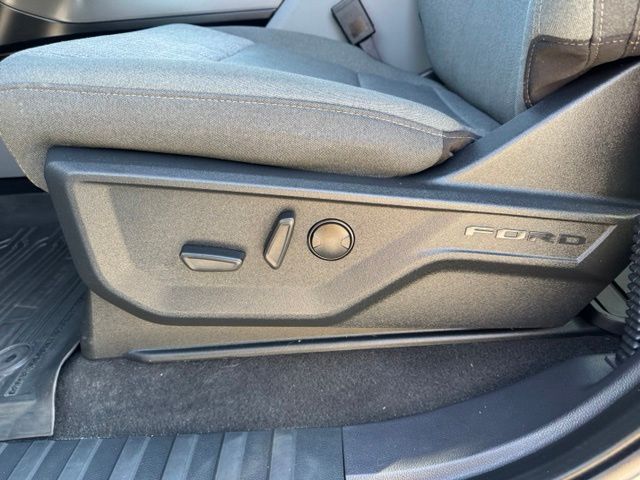 Used 2023 Silver Ford XLT image 21