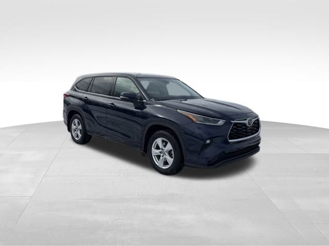 used 2021 Toyota Highlander car, priced at $29,979
