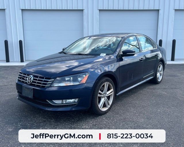 Blue 2013 Volkswagen Passat Sedan Front-Wheel Drive 6-Speed Dual Clutch