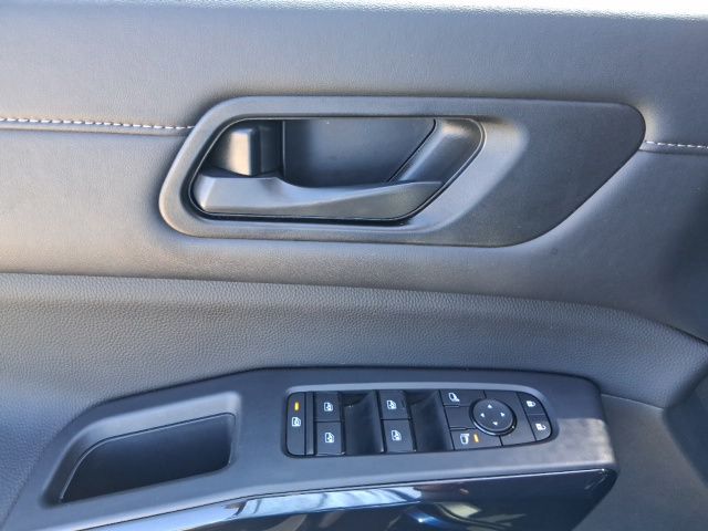 Used 2025 Nissan Pathfinder SUV