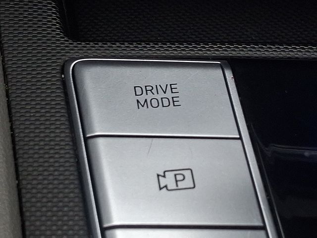 Used 2025 Hyundai Elantra Sedan