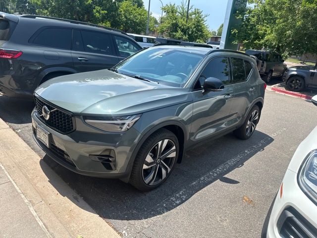 Forest Lake 2026 Volvo XC40 SUV / Crossover All-Wheel Drive Automatic
