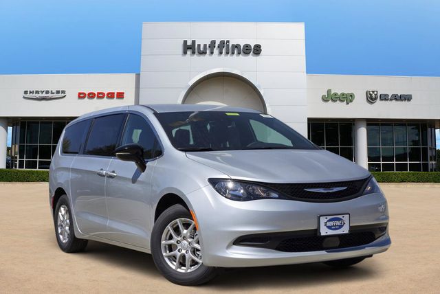 Silver Mist Clearcoat 2026 Chrysler Voyager Minivan Front-Wheel Drive 9-Speed Automatic