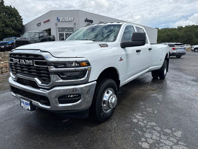 Bright White Clearcoat 2026 RAM 3500 Pickup Truck Four-Wheel Drive 8-Speed Automatic