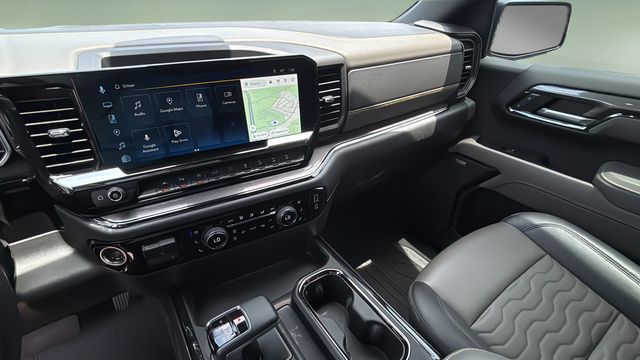 Used 2025 Black Chevrolet ZR2 image 25