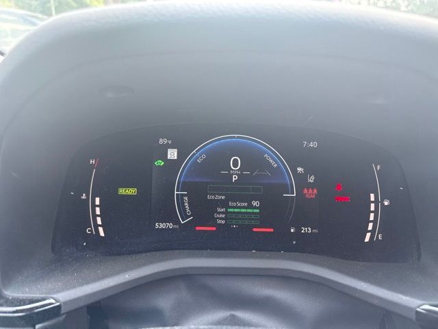 2025 Toyota Camry LE - Photo 11