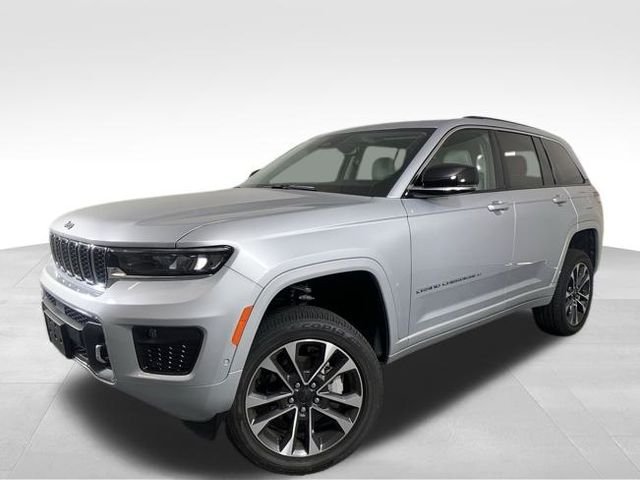 2023 Jeep Grand Cherokee Overland 2