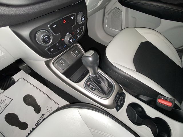 Used 2019 Blue Jeep Latitude image 20
