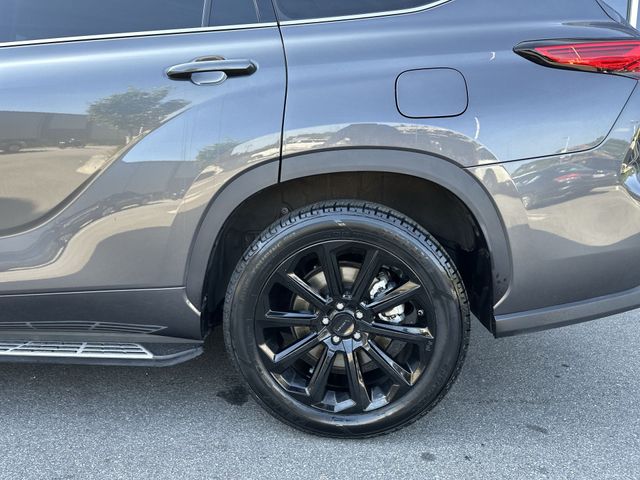 Used 2022 Gray Toyota LE image 10