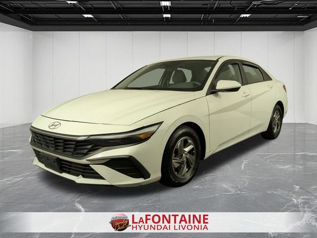 2024 Hyundai Elantra SE