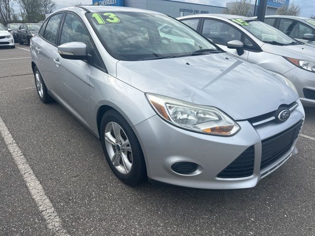 Ingot Silver 2013 Ford Focus SE Sedan Front-Wheel Drive 6-Speed Automatic