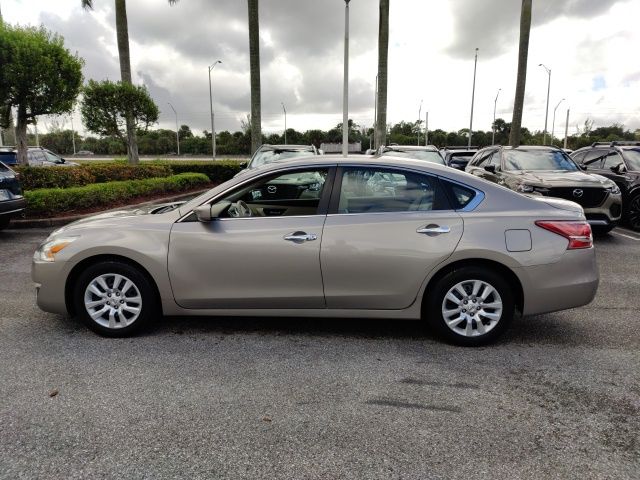 2013 Nissan Altima 2.5 S 11