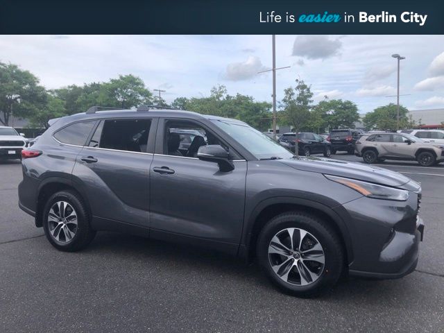 2023 Toyota Highlander XLE AWD