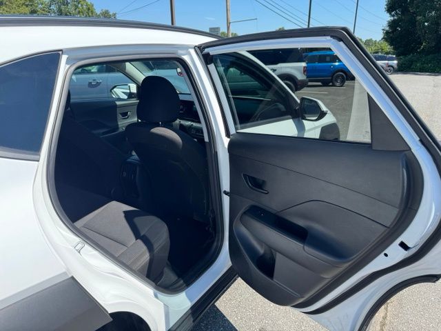 Used 2025 White Hyundai SEL image 14