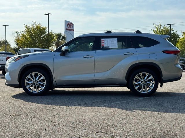 Used 2021 Toyota Highlander SUV