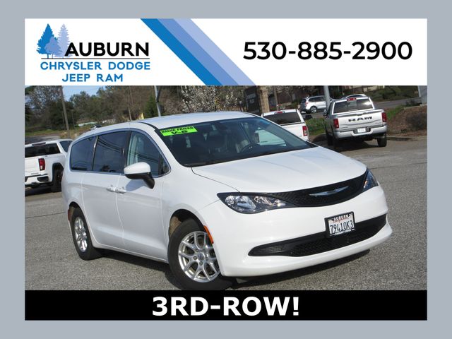 2022 Chrysler Voyager LX FWD