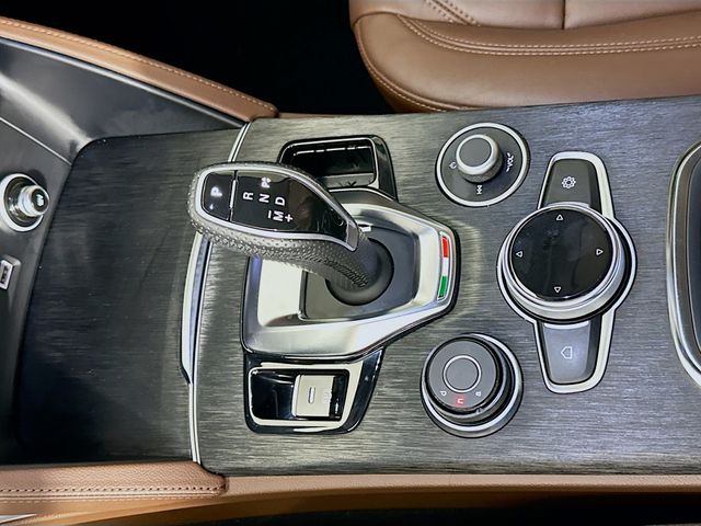Thumbnail: 2020 Alfa Romeo Stelvio - 16