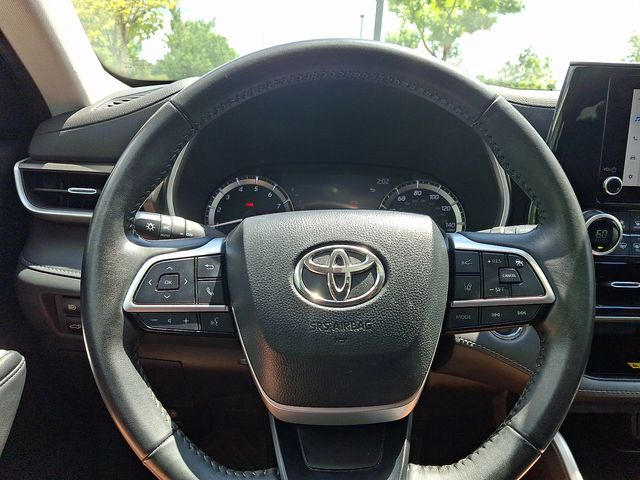 Used 2023 Toyota Highlander SUV