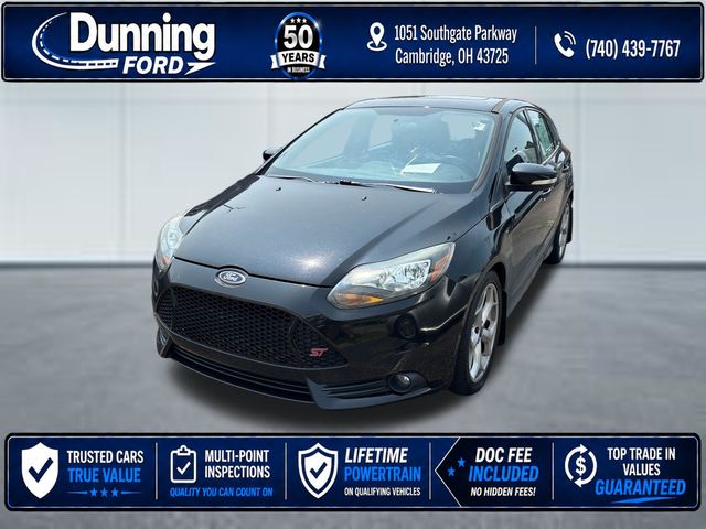 Tuxedo Black Metallic 2014 Ford Focus Hatchback Front-Wheel Drive 6-Speed Manual