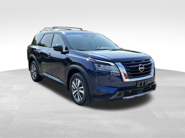 2023 Nissan Pathfinder SL 3